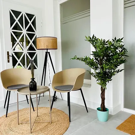 Luxusapartment Im Dichterviertel *garten*parkplatz*wifi*